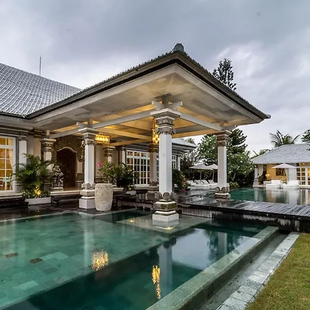 Villa Symphony White By Balisuperhost