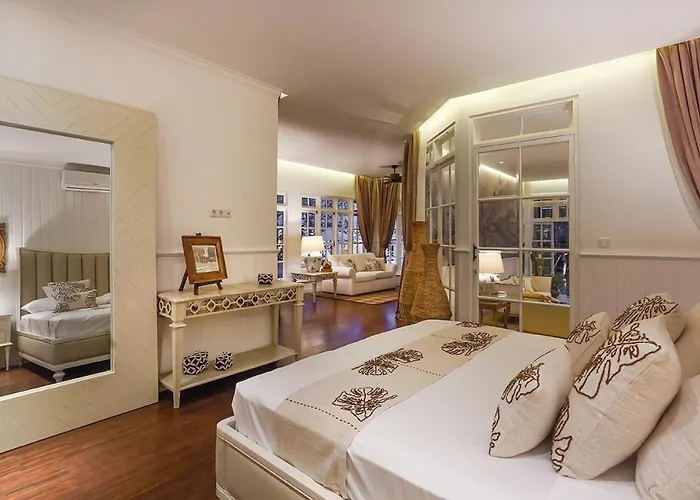 Villa Symphony White By Balisuperhost *