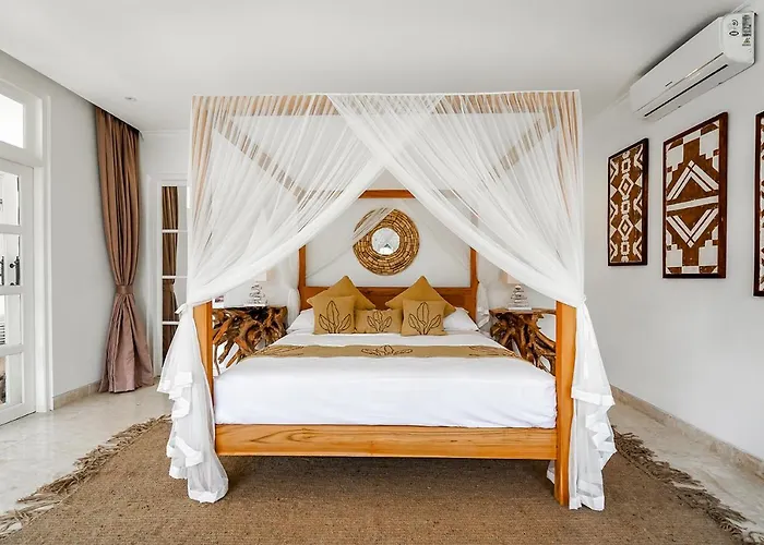 Villa Symphony White By Balisuperhost *